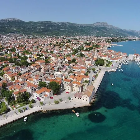 Apartment With Parking Space Kastel Stafilic, - 21012 Kastela